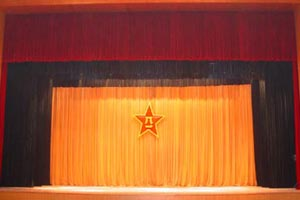 舞臺(tái)二、三道幕